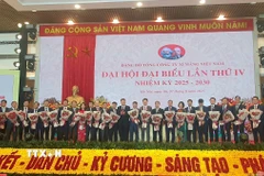 Ban Chấp hành Đảng bộ Tổng công ty Ximăng Việt Nam nhiệm kỳ 2025-2030 ra mắt Đại hội. (Ảnh: Chu Thanh Vân/TTXVN)