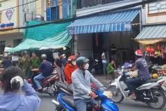 Cơ quan chức năng đang điều tra làm rõ nguyên nhân 2 vợ chồng tử vong. (Nguồn: Báo Người Lao động)