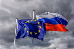 EU áp gói trừng phạt mới với báo chí và ngân hàng Nga.