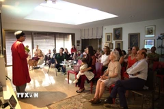 Đại sứ Việt Nam tại Israel Lý Đức Trung phát biểu mở đầu buổi nói chuyện. (Ảnh: Thanh Bình/TTXVN)