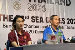 HLV Mai Đức Chung và Hải Yến tại buổi họp báo. (Nguồn: VFF)