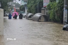 Khu dân cư Bắc Nha Trang ngập sâu. (Ảnh: Đặng Tuấn/TTXVN)