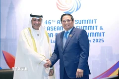 Thủ tướng Phạm Minh Chính gặp Tổng thư ký Hội đồng Hợp tác vùng Vịnh (GCC) Jasem Al Budaiwi. (Ảnh: Dương Giang/TTXVN)