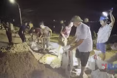 Thái Nguyên huy động người dân khẩn cấp hộ đê trong đêm