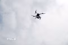 Nhiều doanh nghiệp trong nước cũng đã, đang có sự thử nghiệm, ứng dụng sản xuất, phát triển UAV. (Ảnh: Thu Hoài/TTXVN)