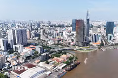 Khu đất kết nối với trung tâm thành phố Hồ Chí Minh qua cầu Khánh Hội. (Ảnh: Hồng Đạt/TTXVN)