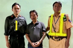 Tạm giữ đối tượng say rượu tấn công Cảnh sát Giao thông bằng hung khí tại chốt kiểm soát nồng độ cồn