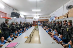 Các đối tượng bị bắt giữ tại Cơ quan Công an Thành phố Hồ Chí Minh (Ảnh do Công anThành phố Hồ Chí Minh cung cấp).