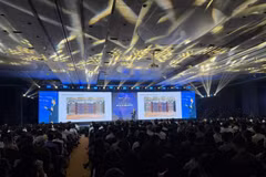 Toàn cảnh Diễn đàn Công nghệ AI GStar Summit 2026 quy tụ hơn 1.000 người tham dự trực tiếp, cùng 20 diễn giả danh tiếng đến từ các tập đoàn công nghệ hàng đầu thế giới và các viện nghiên cứu uy tín. (Ảnh: PV/Vietnam+)
