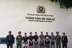 06 đối tượng cướp tài sản đã bị bắt giữ sau 48h truy xét. (Ảnh: CA TP. Hồ Chí Minh cung cấp)