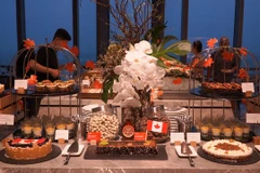 Trải nghiệm buffet trên tầng mây: Giao thoa ẩm thực Việt - Canada