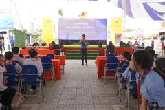 Sân chơi hướng nghiệp thực tế thu hút hàng nghìn học sinh trung học cơ sở