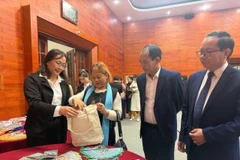 Hội nghị Tổng kết và Triển khai chương trình liên kết du lịch giữa các tỉnh Tây Bắc mở rộng và Thành phố Hồ Chí Minh năm 2026 tại Điện Biên. (Ảnh: PV/Vietnam+)