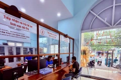 Các phường thành phố Hồ Chí Minh sẵn sàng tiếp dân trong ngày đầu tiên thực hiện mô hình chính quyền 2 cấp. (Ảnh: Khánh Ly/Vietnam+)