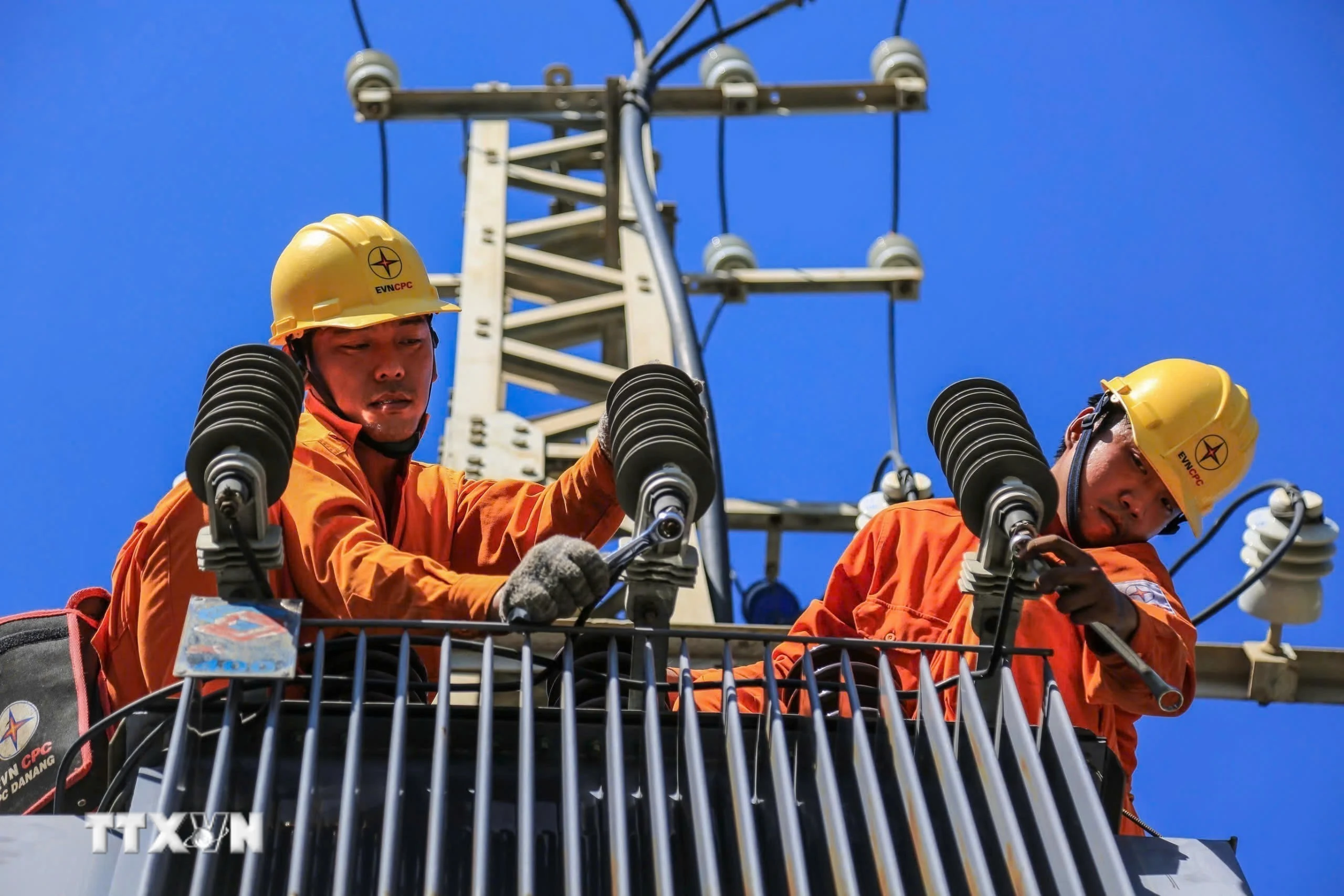 Tiết kiệm năng lượng: Thịnh vượng tương lai nhờ chung tay giảm áp lực hệ thống điện