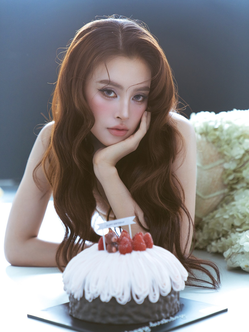 Cô thường xuyên xuất hiện trên các sàn diễn thời trang lớn, trở thành “nàng thơ” của nhiều nhà thiết kế danh tiếng và gương mặt được các thương hiệu lớn lựa chọn đồng hành. (Ảnh: CTV/Vietnam+)