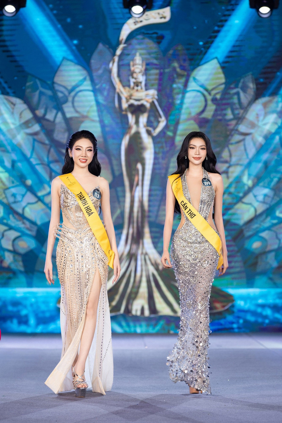 Ngắm nhan sắc các thí sinh lọ t vào vòng chung kết cuộc thi.(Ảnh: CTV/Vietnam+)