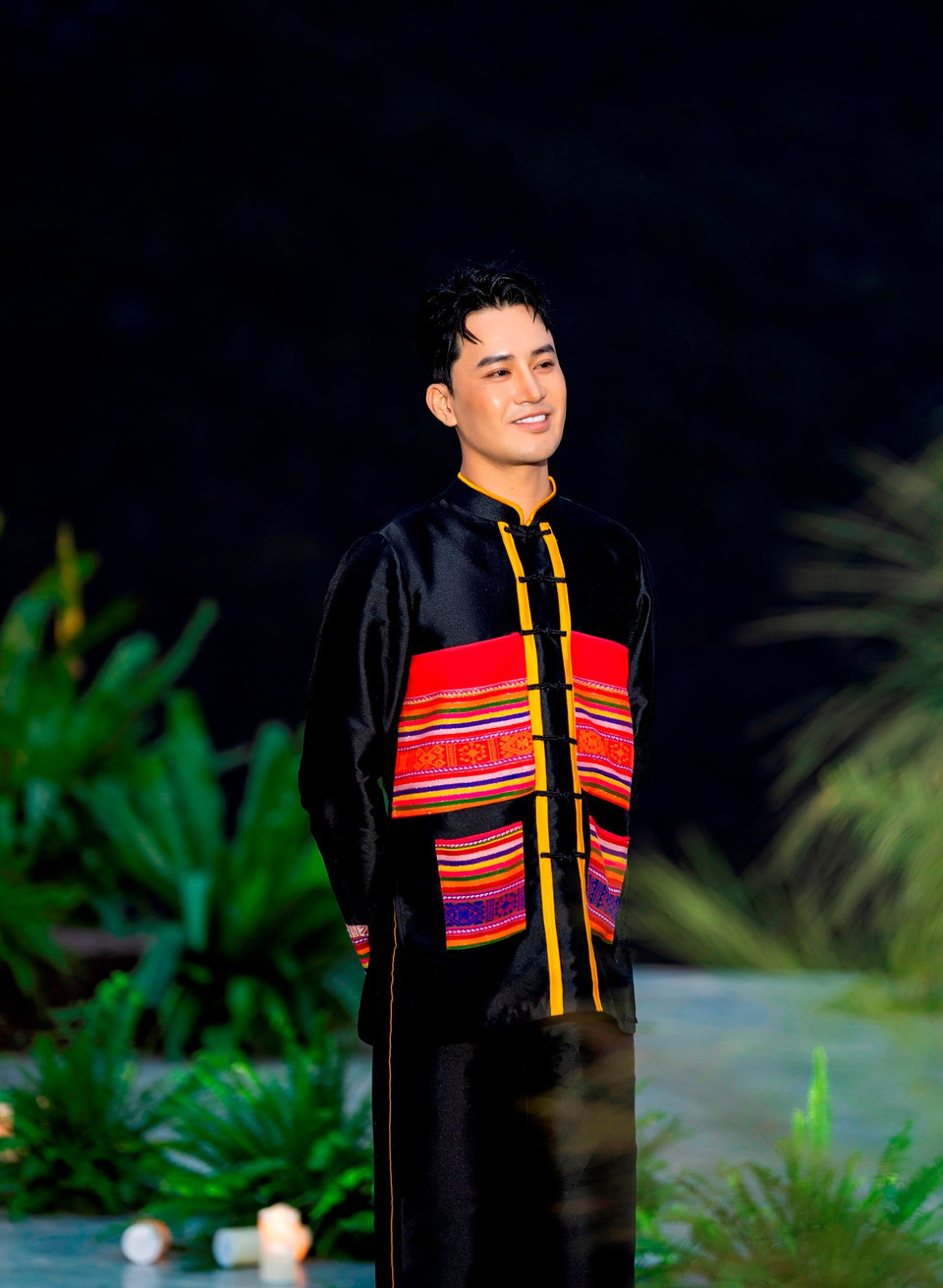 Trang phục mặc trong ngày cưới của chàng trai Mường. (Ảnh: CTV/Vietnam+)