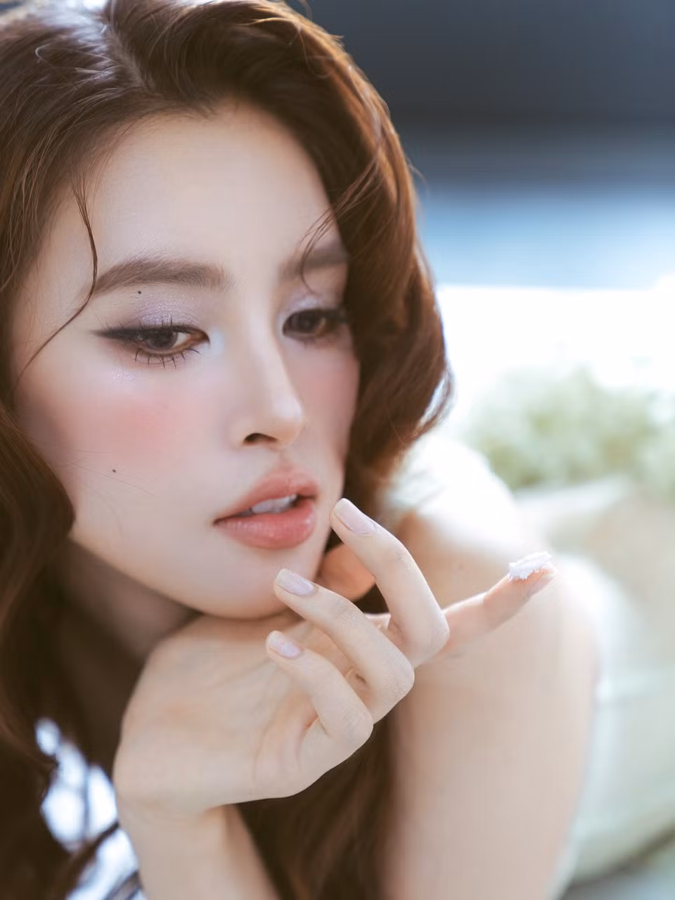 Sau những dấu ấn trên sàn diễn thời trang, Trần Tiểu Vy bắt đầu thử sức với điện ảnh và nhanh chóng để lại ấn tượng. (Ảnh: CTV/Vietnam+)