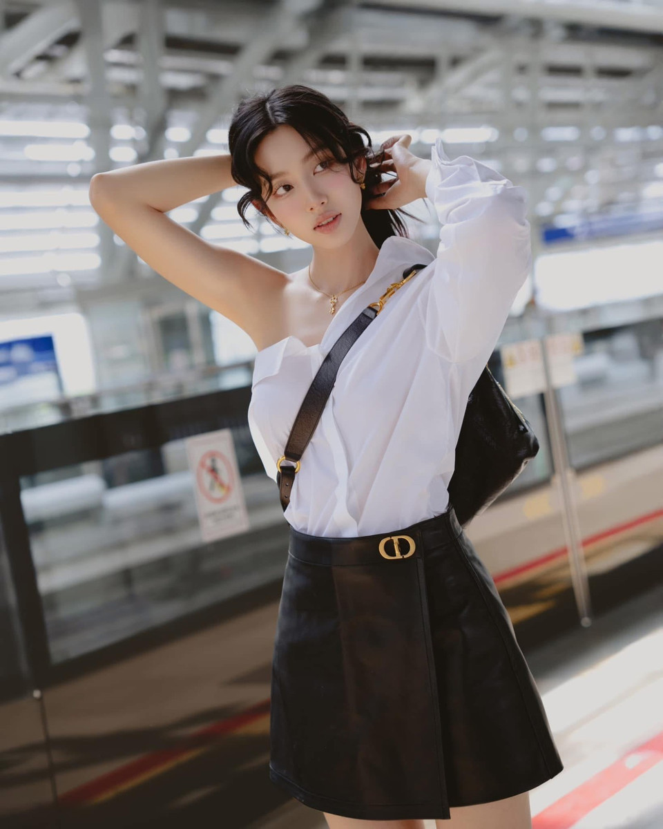 Chính vì sự tương hợp trong vẻ đẹp sang trọng, lịch lãm, thương hiệu đình đám thế giới đã quyết định đồng hành lâu dài cùng Thùy Tiên với vai trò “Friend of House” đầu tiên của Việt Nam. (Ảnh: CTV/Vietnam+)