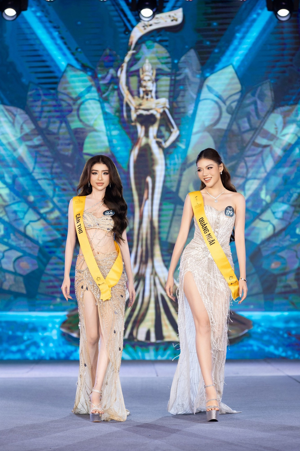 Màn "đọ dáng" của thí sinh đến từ Cần Thơ - Quảng Ngãi. (Ảnh: CTV/Vietnam+)