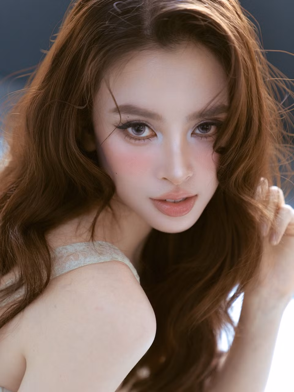 Sau khi đăng quang Hoa hậu Việt Nam 2018 ở tuổi 18, Tiểu Vy đại diện Việt Nam tham dự Miss World 2018, và lọt Top 30 chung cuộc. Đây là thành tích đáng tự hào, khẳng định hình ảnh một nhan sắc Việt Nam tự tin, bản lĩnh trên đấu trường nhan sắc quốc tế. (Ảnh: CTV/Vietnam+)