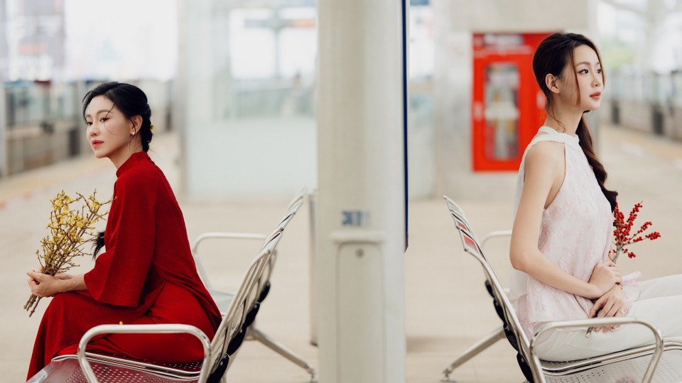 Hoa hậu Bảo Ngọc (bên phải) được ghi nhận bởi những nỗ lực đối với các hoạt động cộng đồng, xã hội hay dự án truyền cảm hứng. Một trong số đó là cơ hội tham gia Hội nghị Thượng đỉnh về Khí hậu của Liên Hợp Quốc lần thứ 29 tại Azerbaijan... (Ảnh: CTV/Vietnam+)