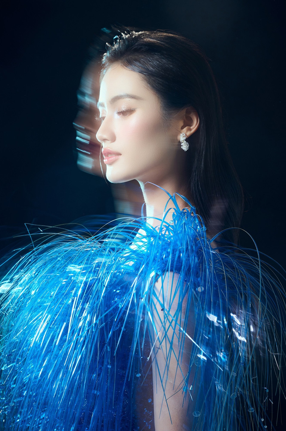 “Với những mục tiêu đã đặt ra, Ý Nhi cũng sẽ nỗ lực không ngừng để có thể lan tỏa nhiều hơn nữa những điều tốt đẹp. Tuổi 23 sẽ là hành trình ý nghĩa, để Ý Nhi cống hiến nhiều hơn, cố gắng mang lại hạnh phúc cho chính mình cùng những người xung quanh,” Ý Nhi bày tỏ. (Ảnh: CTV/Vietnam+)