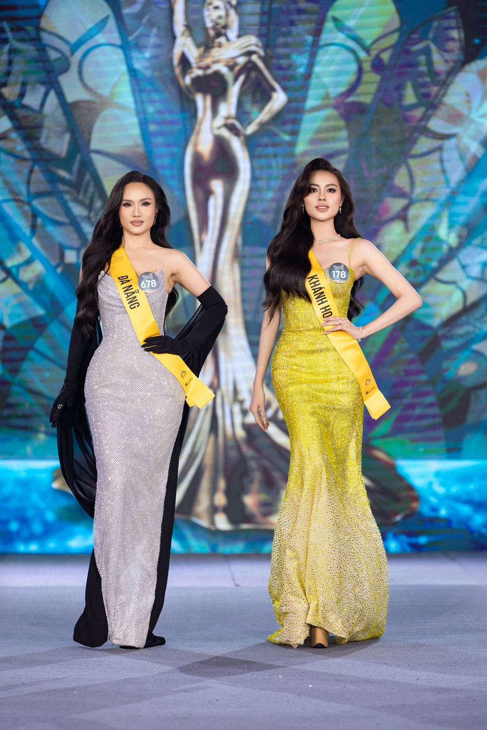 Ngắm nhan sắc các thí sinh lọt vào vòng chung kết cuộc thi. (Ảnh: CTV/Vietnam+)