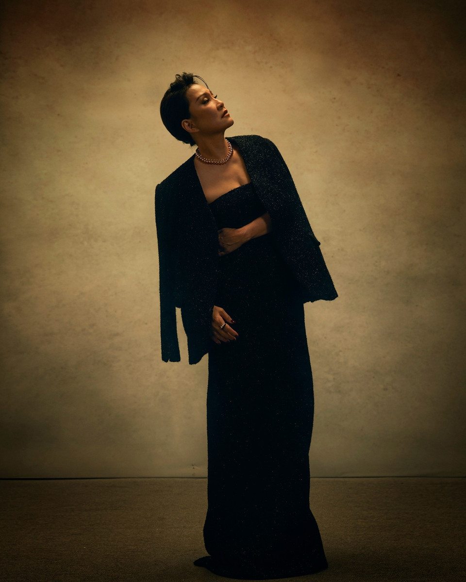 Nghệ sỹ Hồng Đào là một trong những tên tuổi gạo cội của làng giải trí Việt Nam, nổi bật với lối diễn xuất tự nhiên, chân thật và giàu cảm xúc. Với hơn 30 năm gắn bó với nghề, Hồng Đào đã để lại dấu ấn mạnh mẽ trong lòng khán giả qua hàng loạt tác phẩm điện ảnh và truyền hình đáng nhớ. Không chỉ là nghệ sỹ tài ba mà bà còn là biểu tượng của sự trẻ trung và duyên dáng bất chấp thời gian. (Ảnh: CTV/Vietnam+)