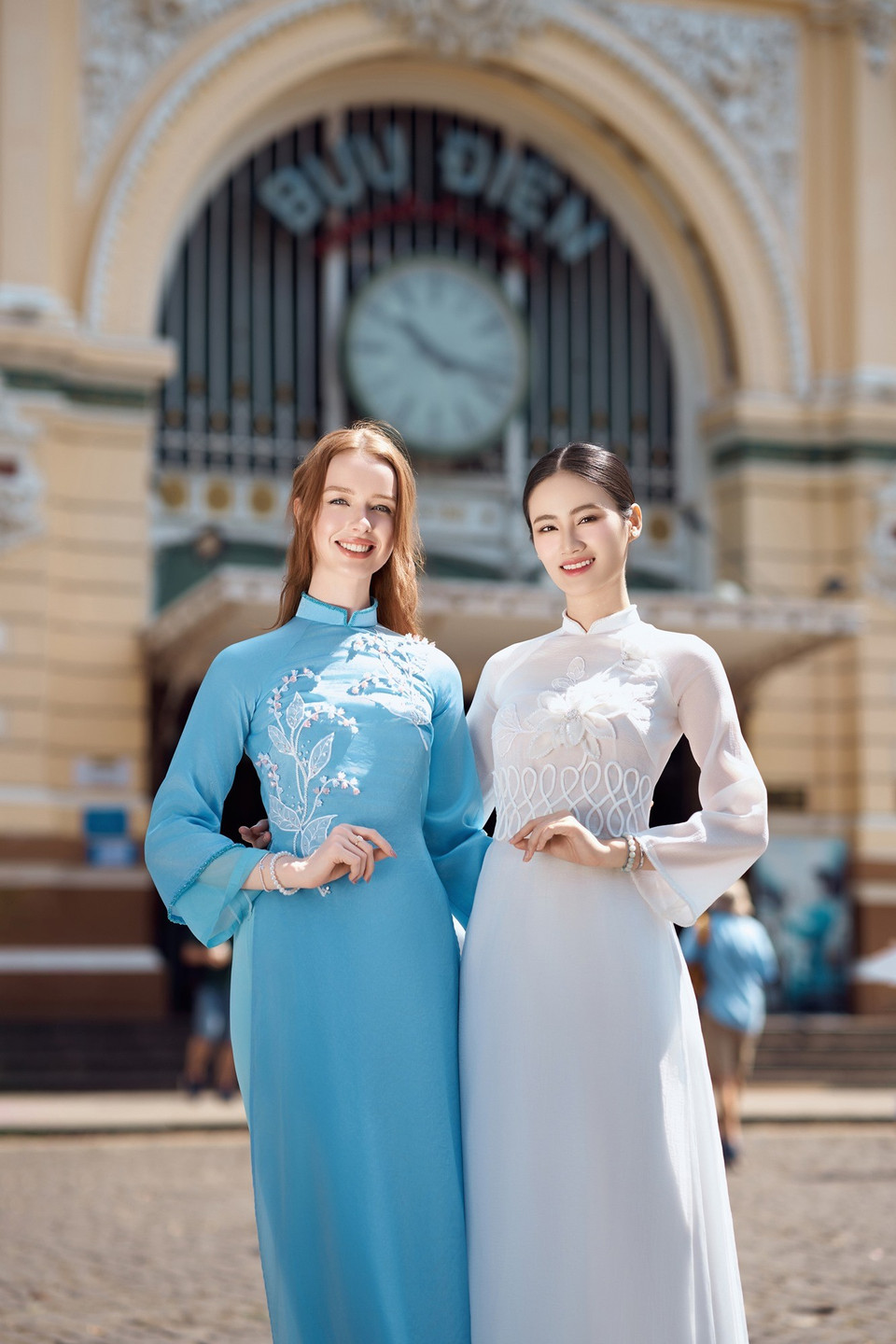 Trên trang cá nhân, Amy Scott cũng chia sẻ lại những khoảnh khắc vui vẻ bên cạnh Hoa hậu Ý Nhi với dòng trạng thái “The best day” (Ngày tuyệt vời nhất). (Ảnh: CTV/Vietnam+)