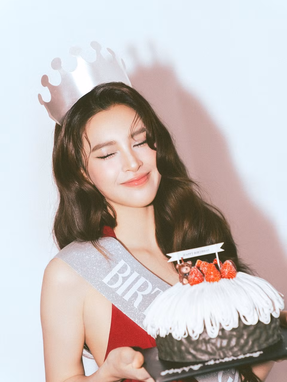 Song song với sự nghiệp nghệ thuật, Hoa hậu Tiểu Vy còn bền bỉ đồng hành cùng nhiều hoạt động thiện nguyện và dự án cộng đồng. (Ảnh: CTV/Vietnam+)