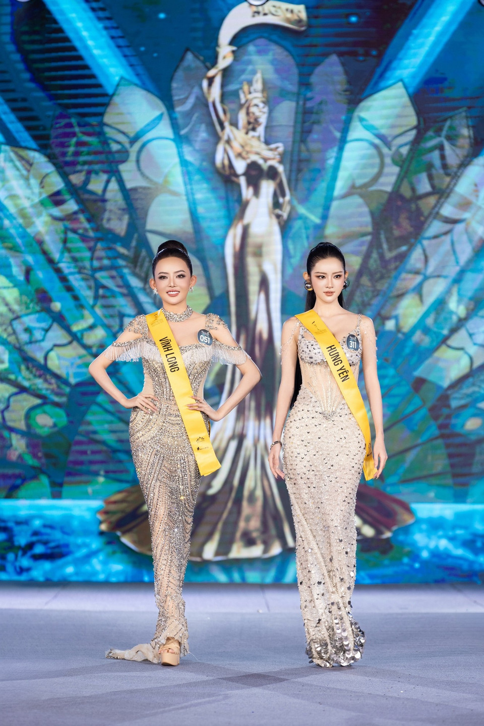 Ngắm nhan sắc các thí sinh lọt vào vòng chung kết cuộc thi. (Ảnh: CTV/Vietnam+)