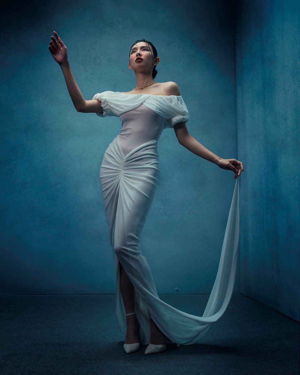 Thùy Tiên kể từ khi đăng quang Hoa hậu Hoà bình Quốc tế, không chỉ chinh phục công chúng bởi nhan sắc mà còn bởi thần thái cuốn hút, phong độ tỏa sáng trong mỗi lần xuất hiện. Cô tiếp tục khẳng định mình là biểu tượng sắc đẹp hiện đại, với mỗi khoảnh khắc đều đầy lôi cuốn và truyền cảm hứng. (Ảnh: CTV/Vietnam+)