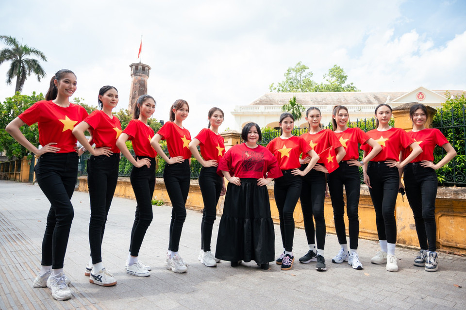 Sau hành trình đồng hành cùng các thử thách của cuộc thi, top 10 thí sinh vừa bước vào chặng đường mới tại thủ đô Hà Nội – nơi lưu giữ giá trị lịch sử, văn hóa và tinh thần dân tộc. (Ảnh: CTV/Vietnam+)