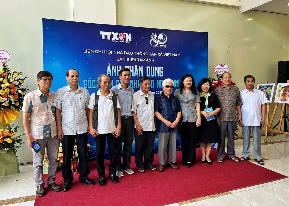 Cuộc trưng bày sẽ là điểm hẹn để những làm báo cùng nhau ôn lại từng thời khắc lịch sử, ghi nhớ sự dấn thân với nghề của những bậc tiền bối Thông tấn. (Ảnh: Mai Mai/Vietnam+)