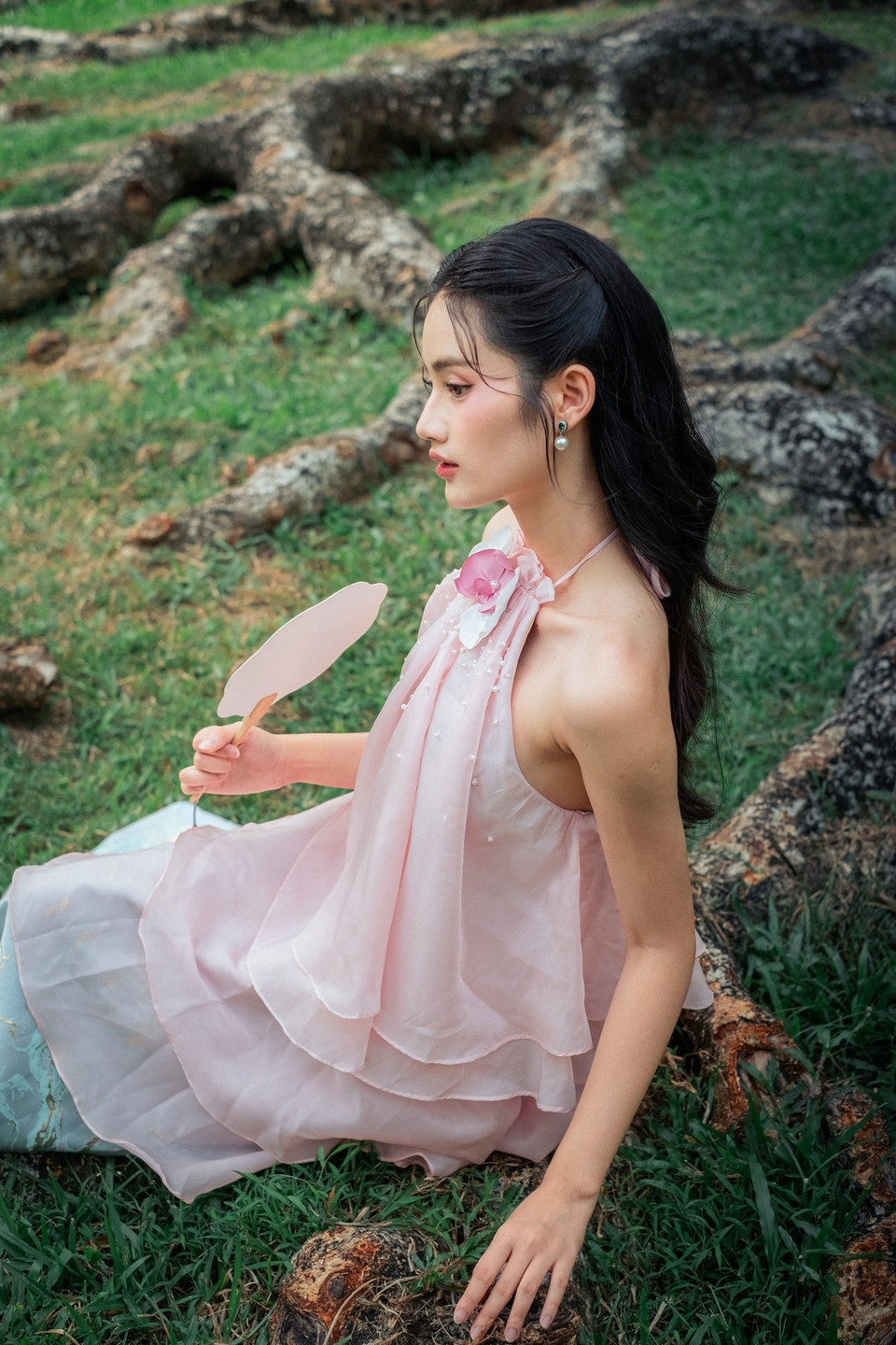 Sau khoảng 1 năm rưỡi đăng quang, Hoa hậu Huỳnh Trần Ý Nhi đang cho thấy sự trưởng thành và mạnh mẽ hơn mỗi ngày. (Ảnh: CTV/Vietnam+)