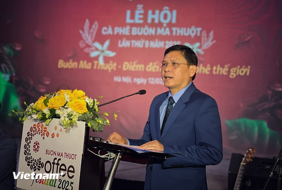 Phó Chủ tịch Ủy ban nhân dân tỉnh Đắk Lắk, Trưởng ban tổ chức lễ hội, ông Nguyễn Tuấn Hà chia sẻ: "Tổng Giám đốc điều hành Tổ chức Càphê Quốc tế, bà Vanusia Nogueira sẽ đến dự lễ khai mạc lễ hội và công nhận chúng ta là xứ sở của càphê Robusta." (Ảnh: Mai Mai/Vietnam+)