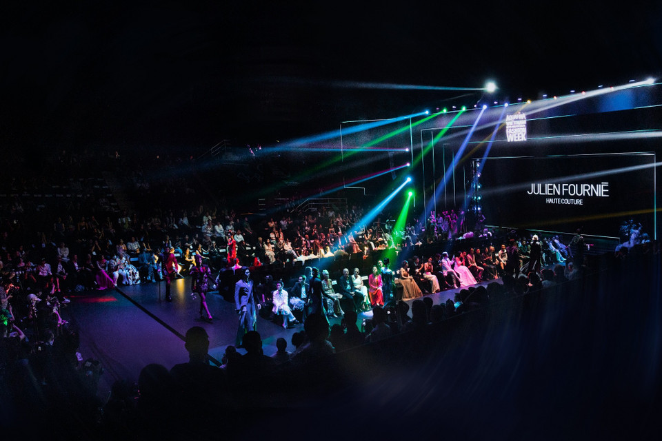 Toàn cảnh một phần trình trình diễn bộ sưu tập “First Circus.” (Ảnh: CTV/Vietnam+)