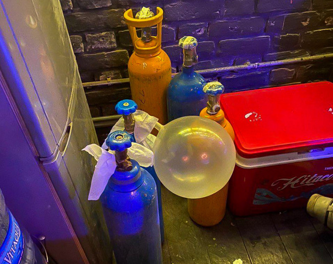 Bộ Y tế: Sử dụng bóng cười chứa khí N2O là đặc biệt nguy hiểm ảnh 1