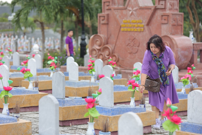 VietnamPlus 'Về Nguồn': Ngàn thu vọng mãi 'tuổi hai mươi' chọi đạn bom ảnh 5