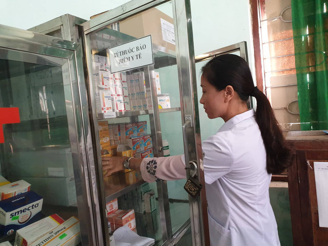 Cần có chính sách ưu đãi đặc thù cho cán bộ y tế vùng khó khăn ảnh 1