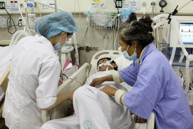 Quá tải bệnh nhân đột quỵ đến điều trị tại các bệnh viện ảnh 1