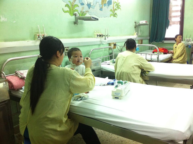 Bộ Y tế kiểm tra các bệnh viện cam kết không nằm chung, ghép ảnh 1