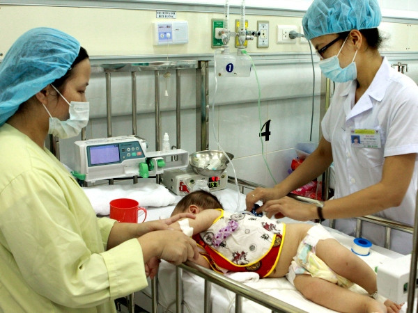 Cả nước có hơn 1.500 trường hợp mắc bệnh tay chân miệng ảnh 1