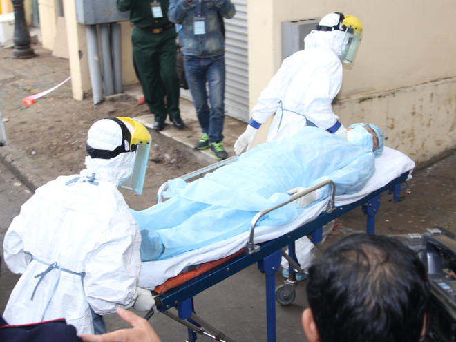 Diễn tập cách ly, điều trị bệnh nhân nghi nhiễm Ebola tại Việt Nam ảnh 4