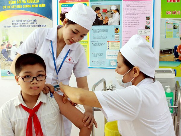 Gần 7 triệu trẻ đã được tiêm chủng vắcxin phối hợp sởi-Rubella ảnh 1