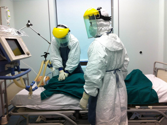 Diễn tập cách ly, điều trị bệnh nhân nghi nhiễm Ebola tại Việt Nam ảnh 9