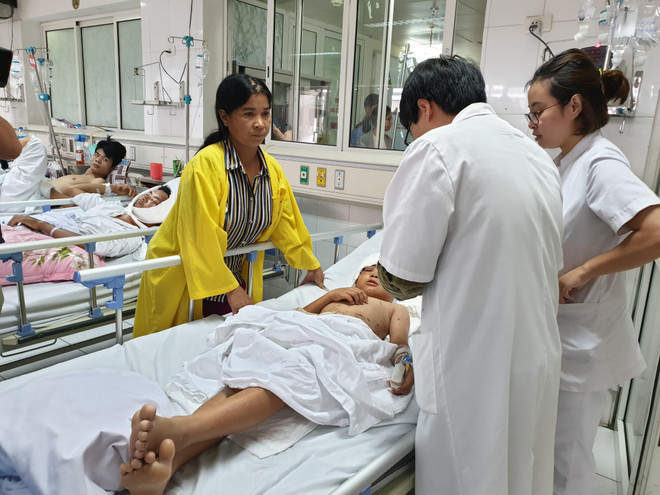 Trẻ 12 tuổi bị lột da đầu, mất hoàn toàn 2 tai do chó cắn ảnh 1