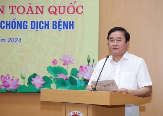 Ông Hoàng Minh Đức - Cục trưởng Cục Y tế Dự phòng (Bộ Y tế) phát biểu tại Hội nghị. (Ảnh: PV/Vietnam+) Screen Shot 2024-04-10 at 20.30.24.png